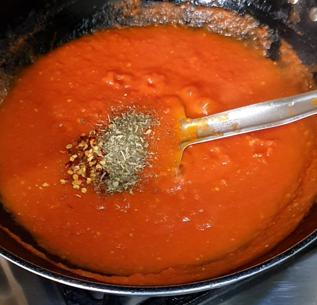 Italian seasonings in pizza sauce recipe