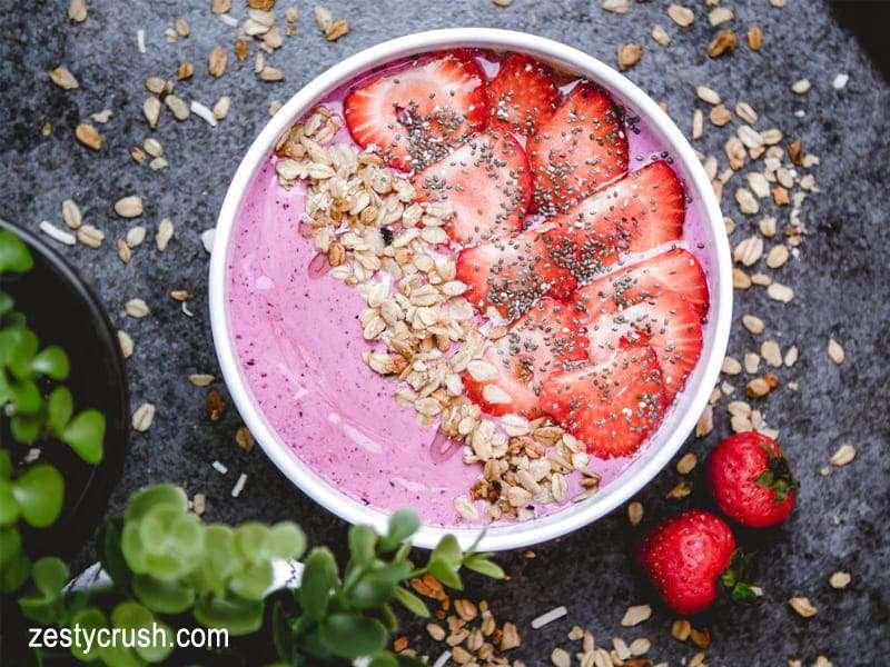 Strawberry-Banana-and-Oatmeal-Smoothie