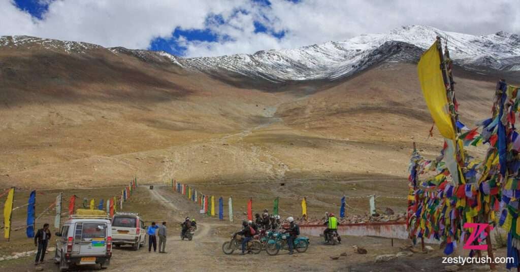 Kunzum-Pass-in-Summer