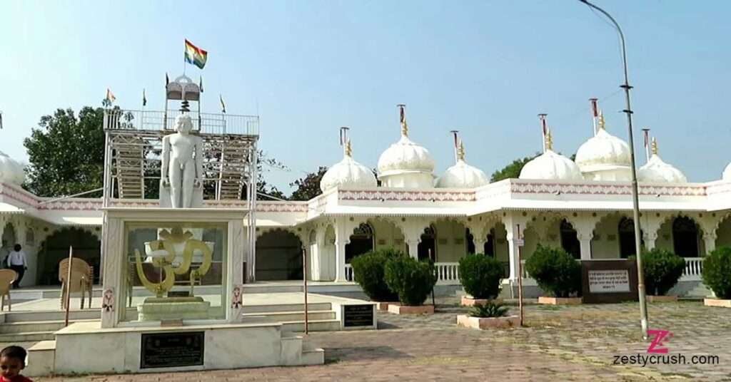 Gomatgiri-Jain-Temple-Indore