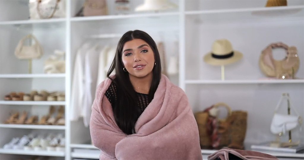 Airplane blanket and pillow set