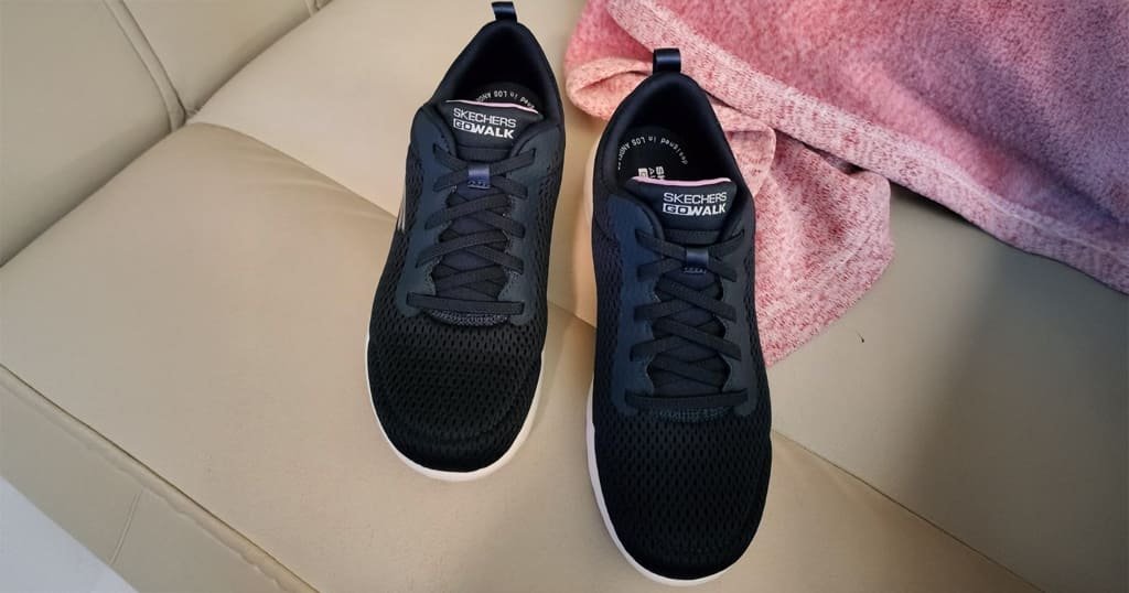 Women walking shoes for travel