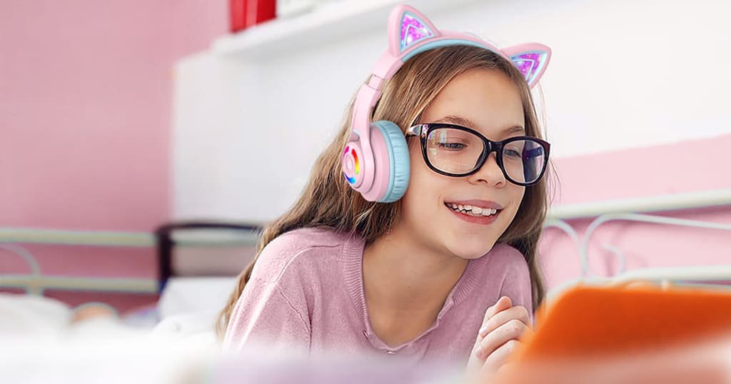 Child-friendly headphones for iPad
