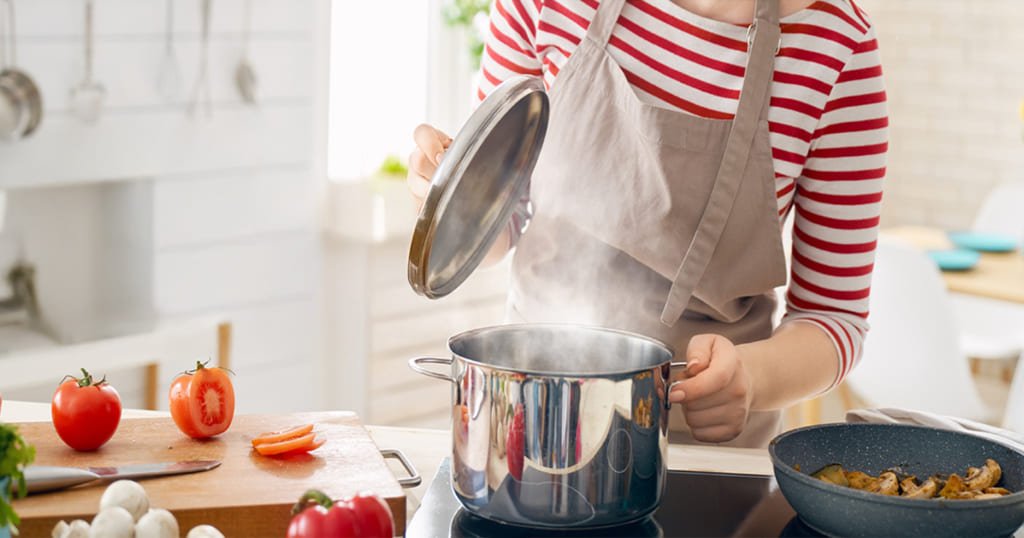 Compact air purifier for small rooms