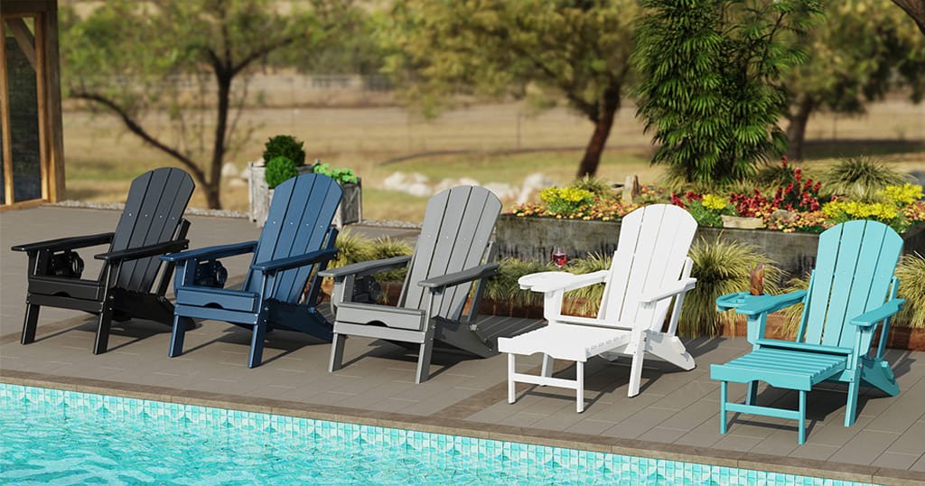 Folding chair with retractable footrest