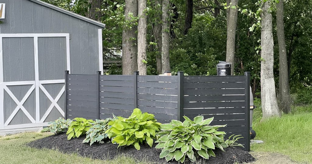 Outdoor privacy screen for backyard