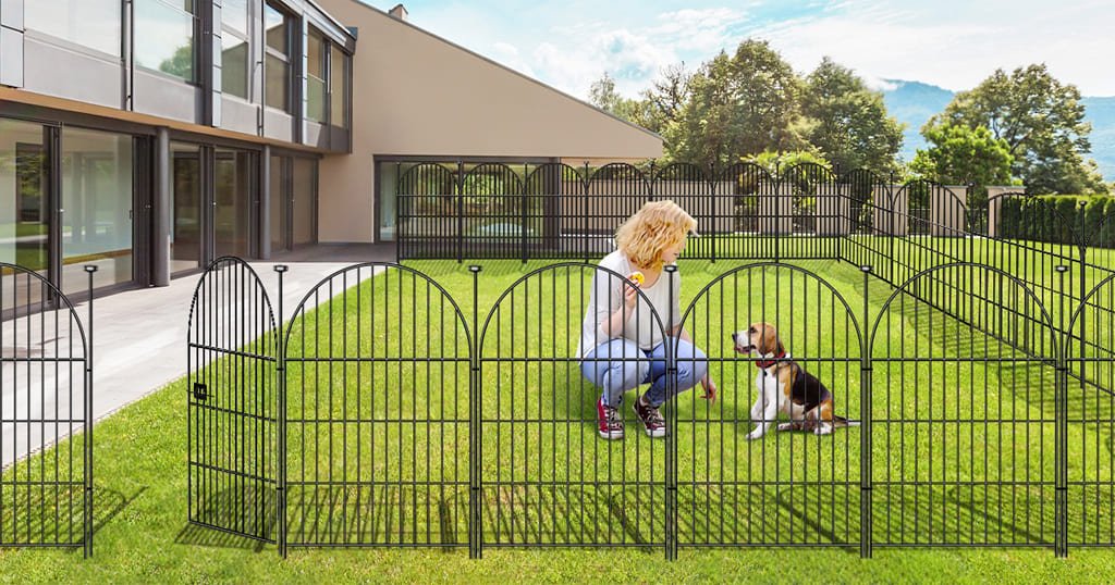 Portable metal garden fence