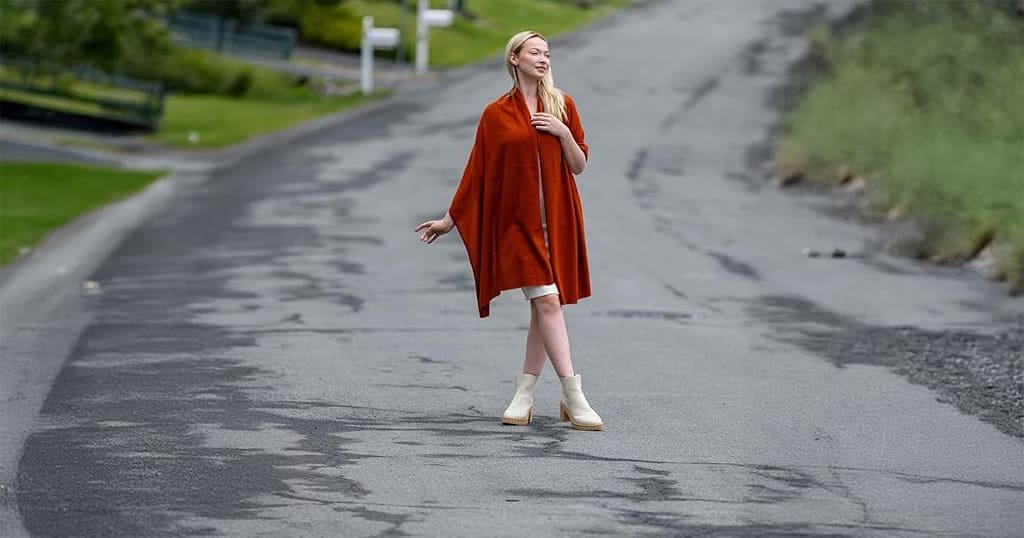 Soft cashmere wrap for flights