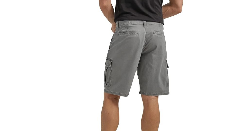 Travel shorts with pockets