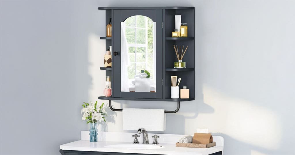 Medicine cabinet with adjustable shelves