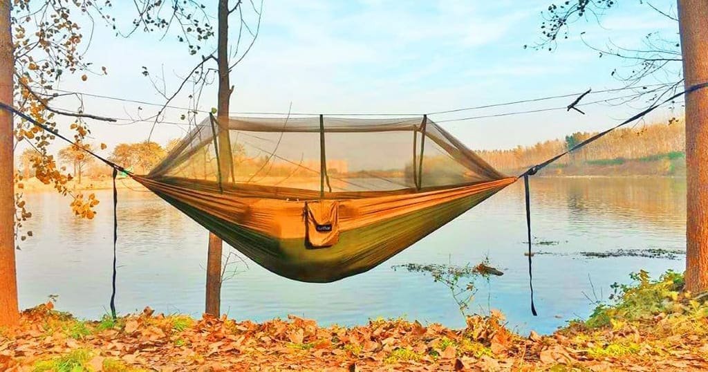 Tree hammock with straps