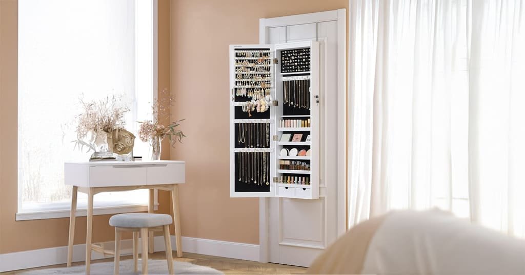 tiny apartment storage ideas